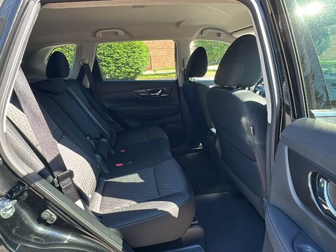 Used 2017 Nissan Rogue S w/ Appearance Package AWD/4WD image 25