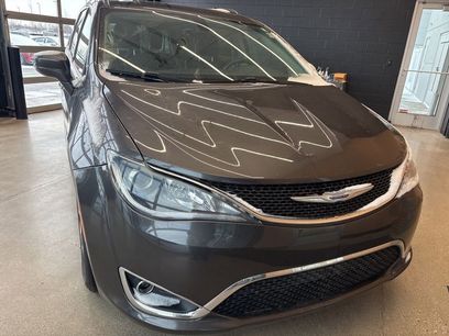 Used 2019 Chrysler Pacifica Touring-L w/ Tire & Wheel Group