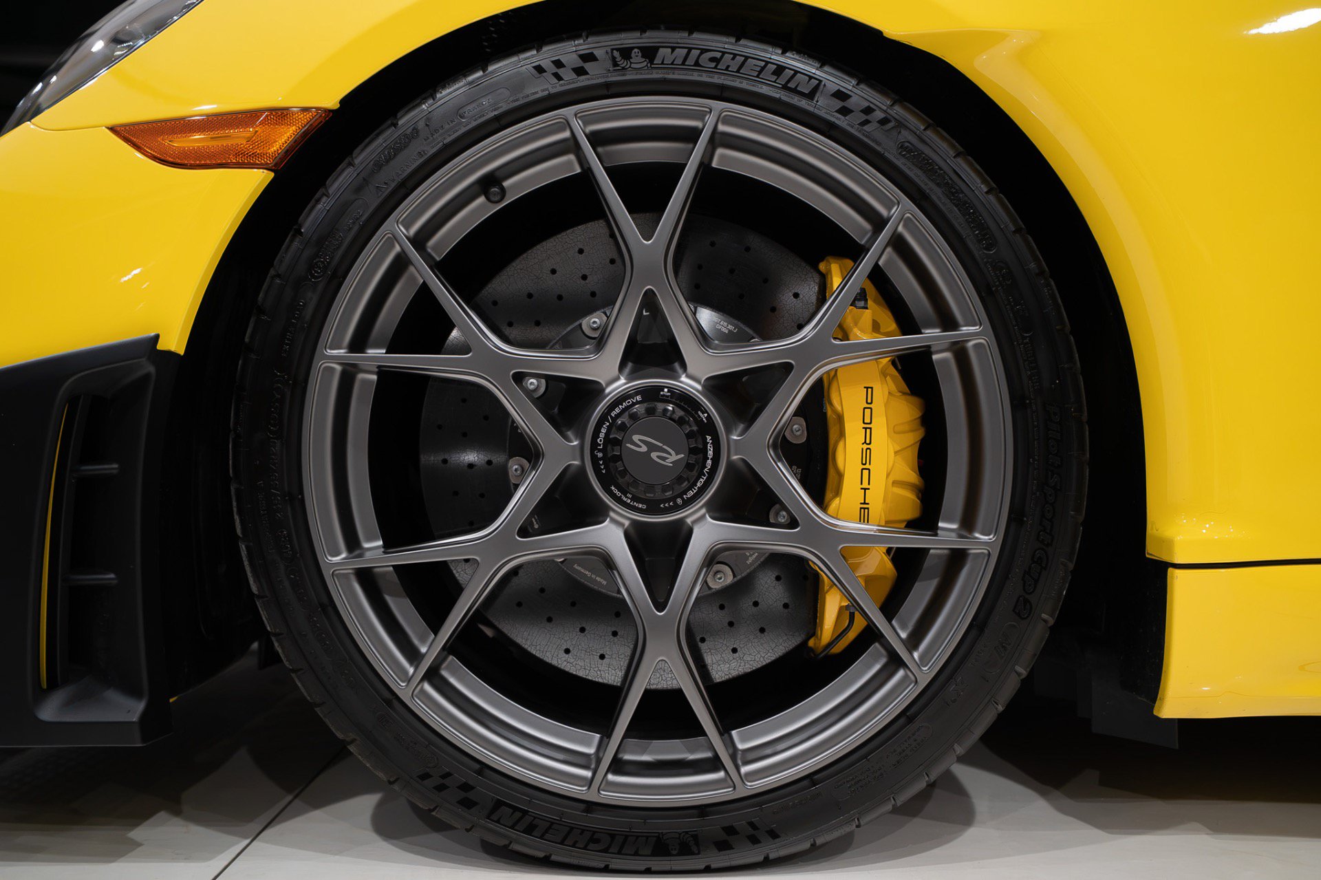 Used 2024 Porsche 718 Cayman GT4 RS RWD image 41