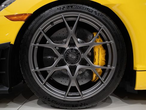 Used 2024 Porsche 718 Cayman GT4 RS RWD image 41