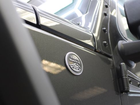 Used 2018 Jeep Wrangler Unlimited Sport S image 19