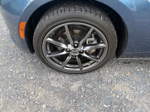 Used 2019 MAZDA MX-5 Miata RF Grand Touring RWD image 11