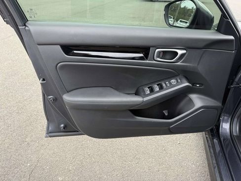 Used 2025 Honda Civic Sport image 12