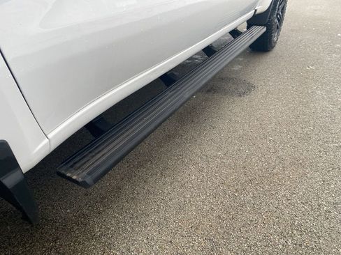 Used 2023 Chevrolet Silverado 1500 RST image 9