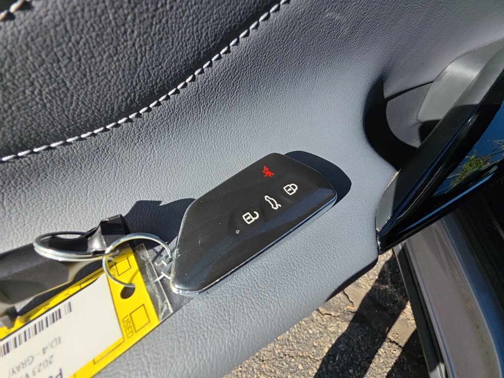 Certified 2023 Volkswagen ID.4 Pro S AWD/4WD image 28