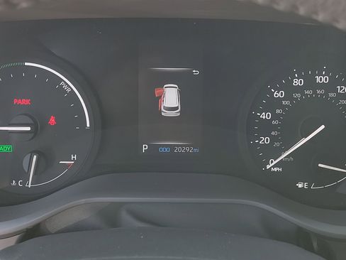 Used 2024 Toyota Sienna XLE image 16