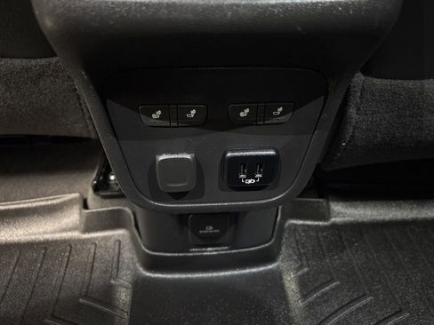 Used 2018 Chevrolet Equinox Premier AWD/4WD image 34
