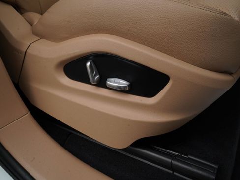 Used 2020 Porsche Cayenne AWD/4WD image 68