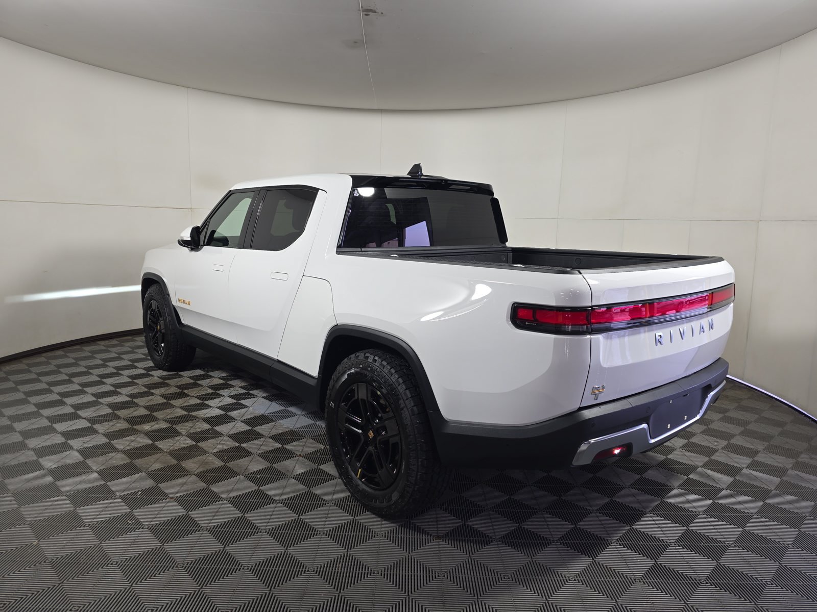 Used 2023 Rivian R1T Adventure Quad AWD/4WD image 3