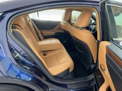 Certified 2025 Lexus ES 350 w/ Premium Package image 28