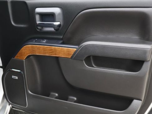 Used 2018 Chevrolet Silverado 1500 LTZ w/ Texas Edition image 16