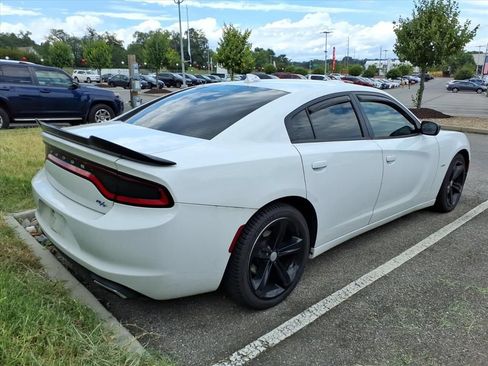 Used 2016 Dodge Charger R/T RWD image 3