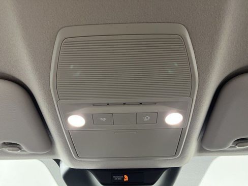 Used 2025 Nissan Kicks SR FWD image 28