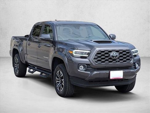 Used 2022 Toyota Tacoma TRD Sport w/ Technology Package RWD image 3
