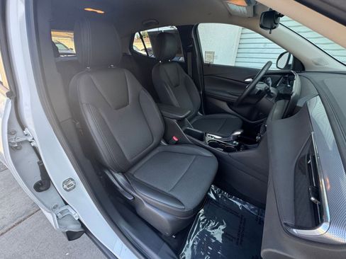 Used 2025 Buick Encore GX Preferred image 34