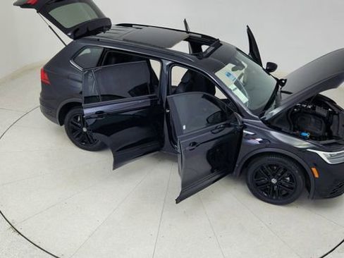 Used 2022 Volkswagen Tiguan SE R-Line image 85