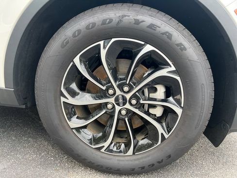 New 2026 Lincoln Nautilus Premier AWD/4WD image 13