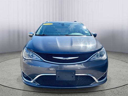 Used 2020 Chrysler Pacifica Limited FWD image 38