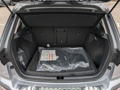 New 2026 Volkswagen Taos SEL AWD/4WD image 7