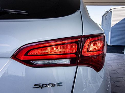 Used 2018 Hyundai Santa Fe Sport image 17