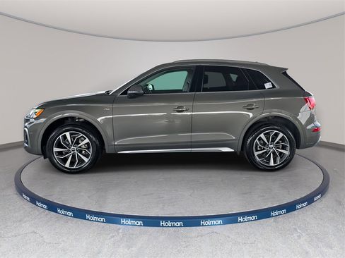 Used 2023 Audi Q5 2.0T Premium w/ Convenience Package image 9