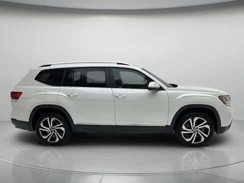 Used 2023 Volkswagen Atlas SEL AWD/4WD image 2