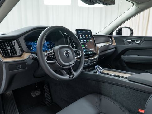 New 2026 Volvo XC60 B5 Plus w/ Climate Package image 12