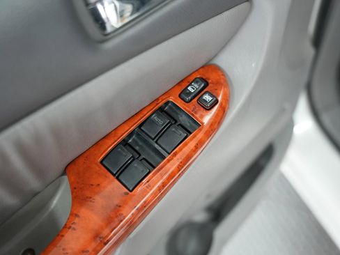 Used 2010 Toyota Sienna XLE Limited image 43