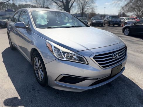Used 2016 Hyundai Sonata SE w/ Cargo Package image 3