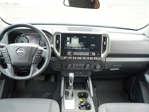 Used 2025 Nissan Frontier SV RWD image 19