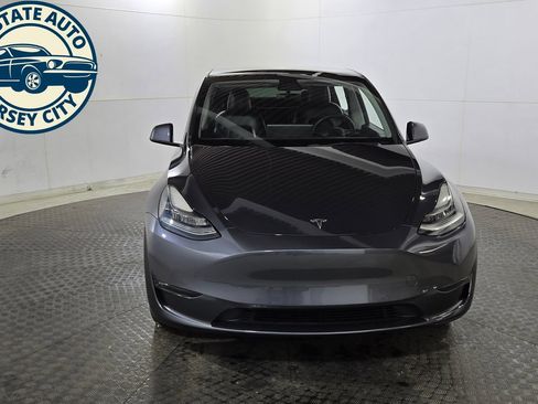 Used 2021 Tesla Model Y Long Range AWD/4WD image 2