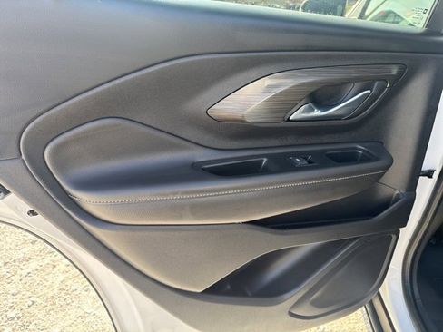 Used 2023 GMC Terrain SLT image 20