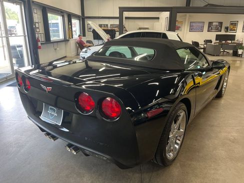 Used 2007 Chevrolet Corvette Convertible w/ Preferred Equipment Group RWD image 15