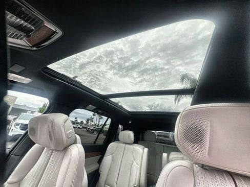 New 2026 Cadillac Vistiq Sport image 19