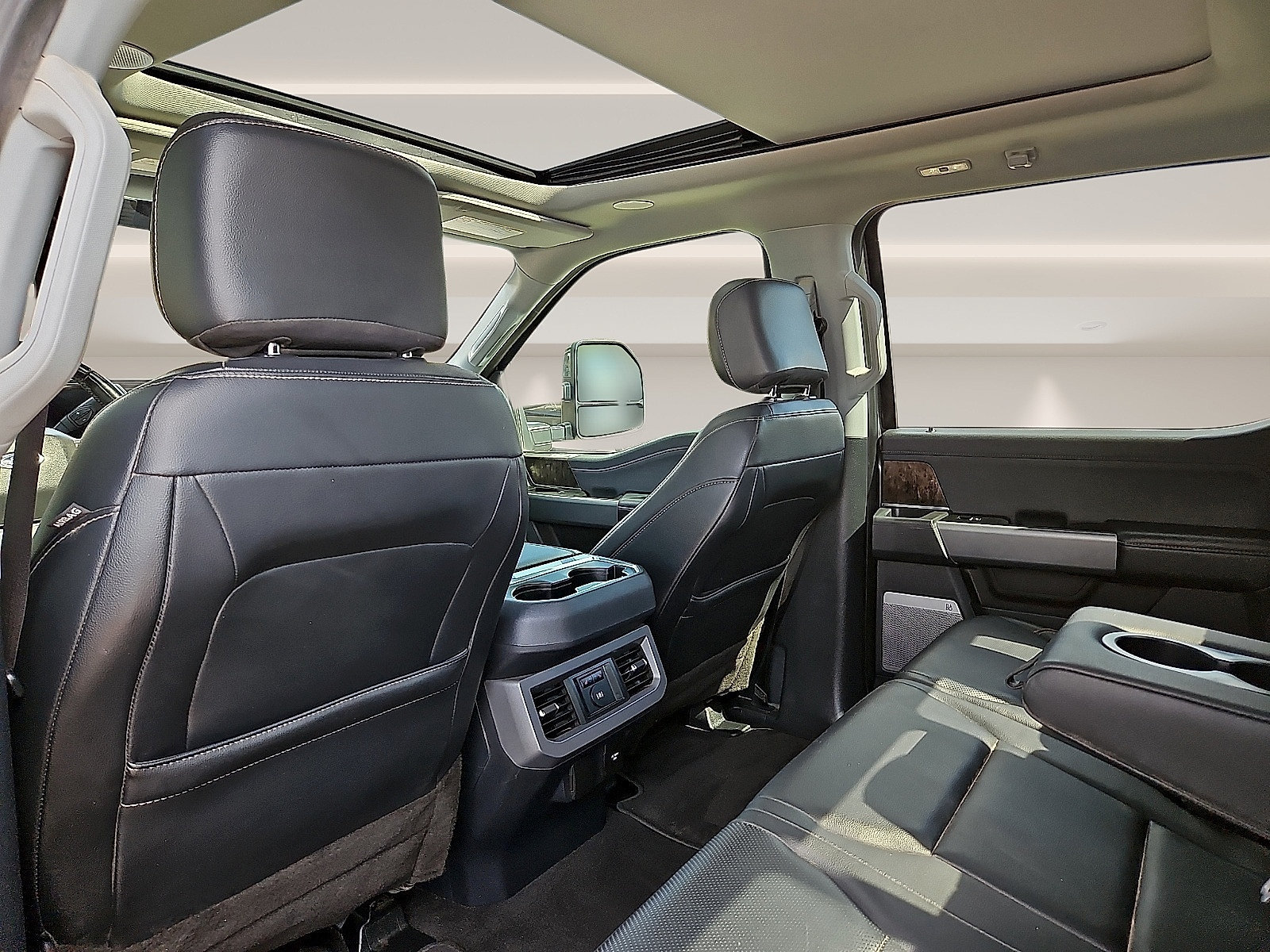 Used 2023 Ford F250 Lariat w/ Lariat Ultimate Package AWD/4WD image 12