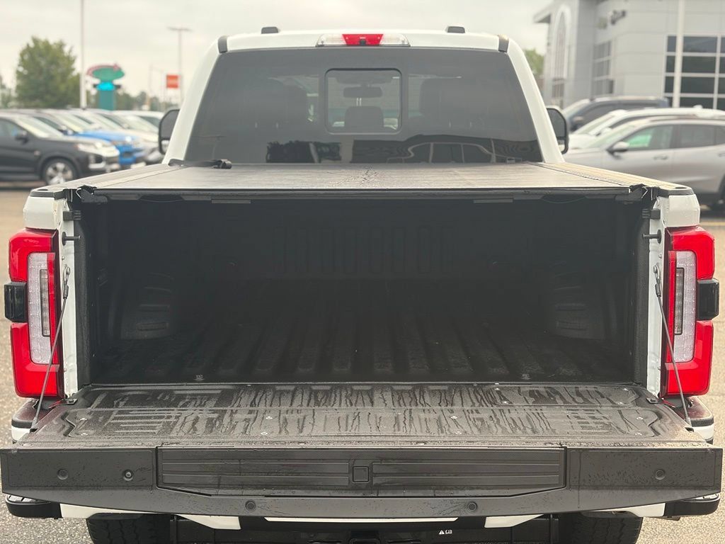 Used 2024 Ford F250 Platinum AWD/4WD image 11