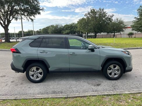 Used 2022 Toyota RAV4 XLE FWD image 7