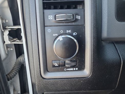 Used 2018 RAM 2500 Tradesman w/ Chrome Appearance Group image 22