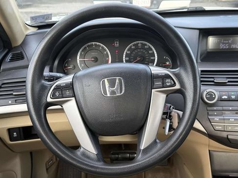 Used 2011 Honda Accord LX-P image 18