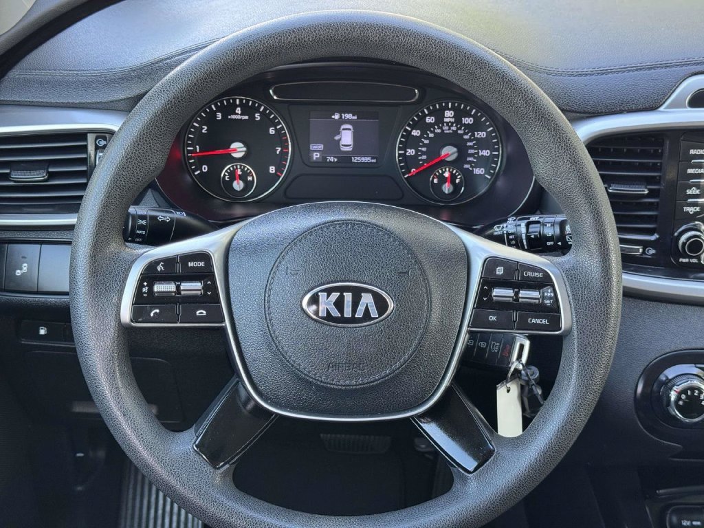 Used 2019 Kia Sorento FWD image 11