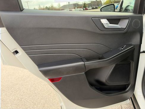 Used 2024 Ford Escape Platinum w/ Premium Technology Package image 34