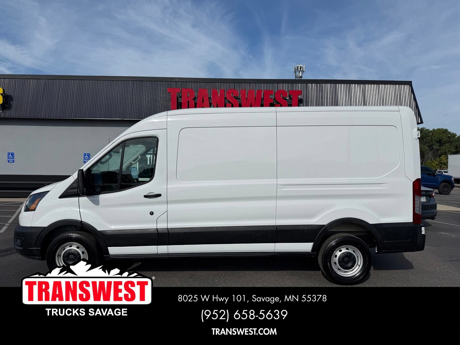 Used 2025 Ford Transit 250 148 Medium Roof RWD image 2