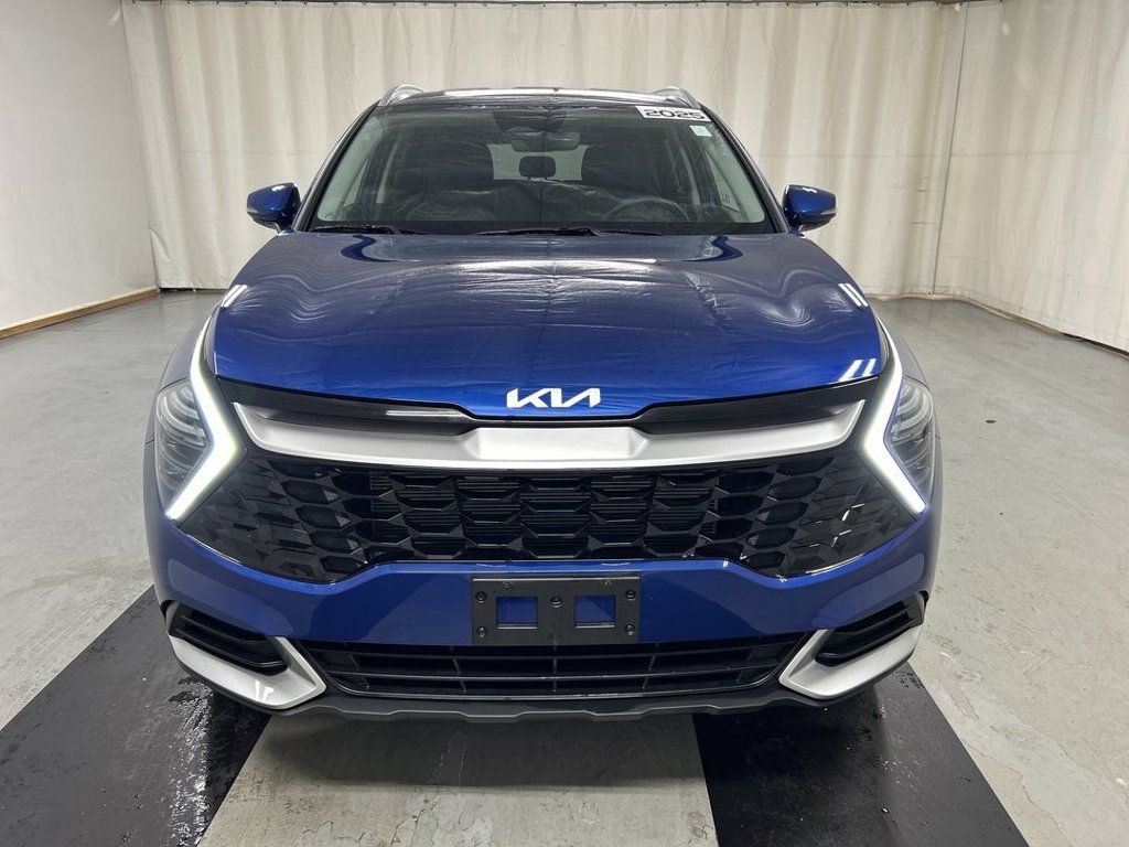 Certified 2025 Kia Sportage EX AWD/4WD image 3