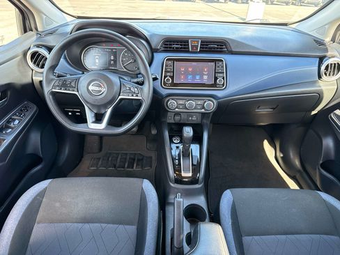 Used 2025 Nissan Versa SV FWD image 15