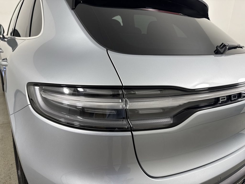 Certified 2026 Porsche Macan AWD/4WD image 18