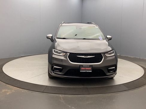 Used 2022 Chrysler Pacifica Pinnacle AWD/4WD image 8