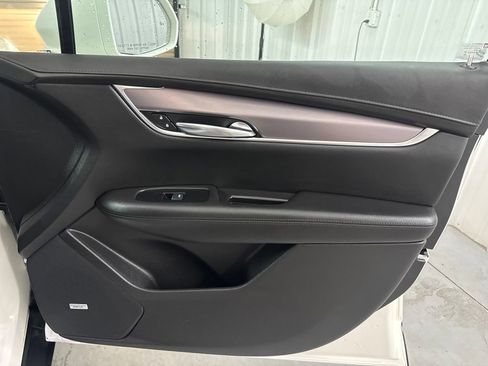 Used 2017 Cadillac XT5 Luxury FWD image 18