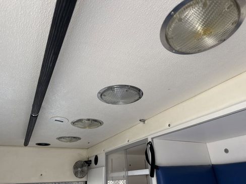 Used 2003 Ford F350 XL image 13