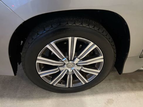 Used 2017 Lexus LX 570 4WD image 10