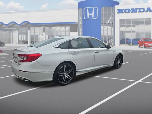 Used 2022 Honda Accord Touring image 9